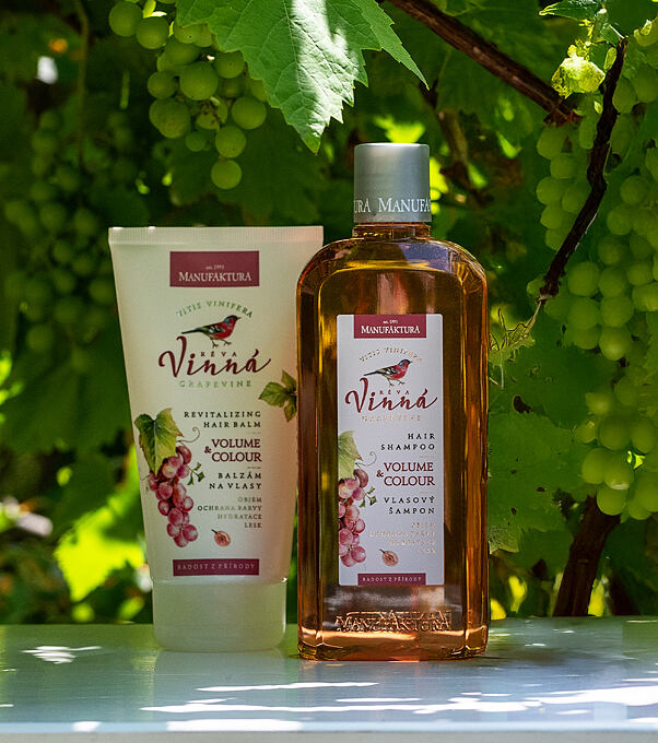 
WINE COSMETICS Revitalizing Shampoo for Volume & Colour