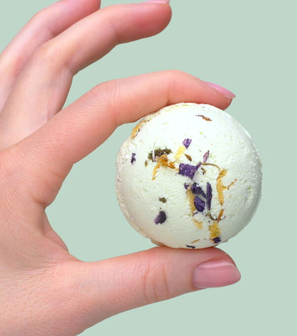 MEADOW Anti-Pollution & Detoxifying 2-in-1 Fizzy Bath Ball