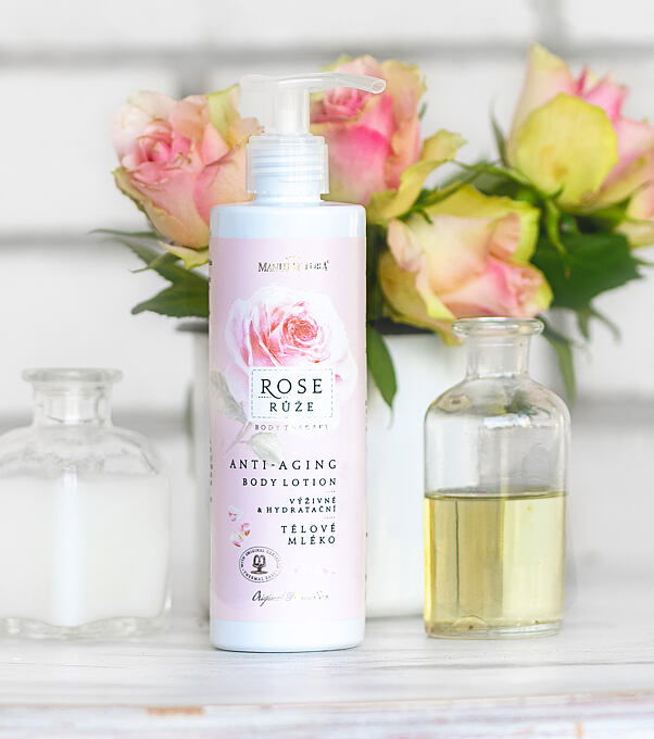 Dárkový balíček Omlazující péče o tělo & ruce RŮŽE